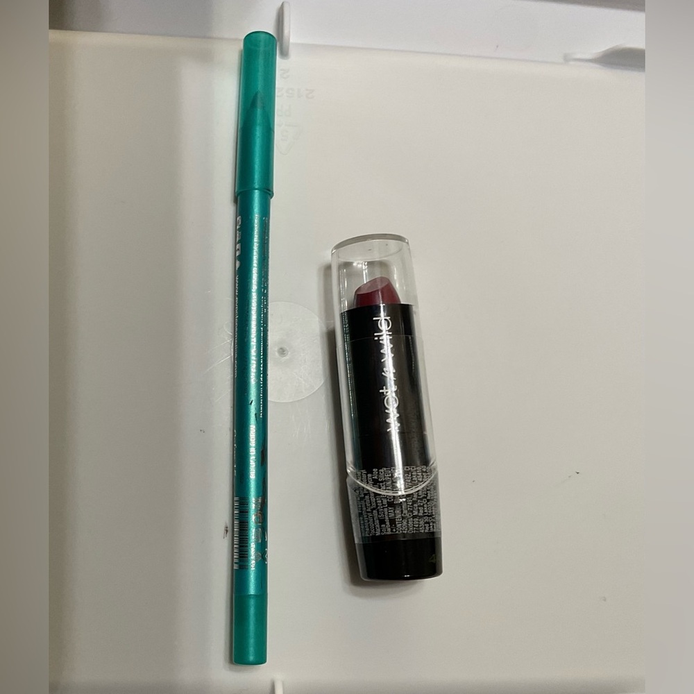 Lip stick and creamy eyeliner Duo Set…New!!! authentic